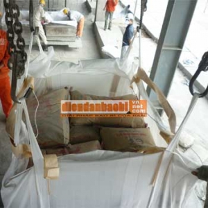 xếp bao ximang vào jumbo